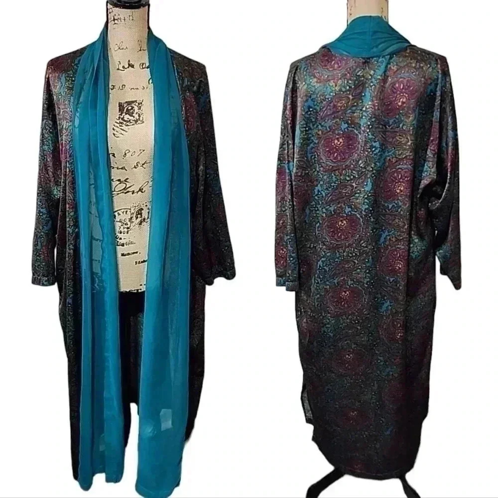 VICTORIA'S Secret Vintage Paisley Print Long Satin and Sheer robe. Size Medium